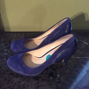 Cute new never worn guess shoes